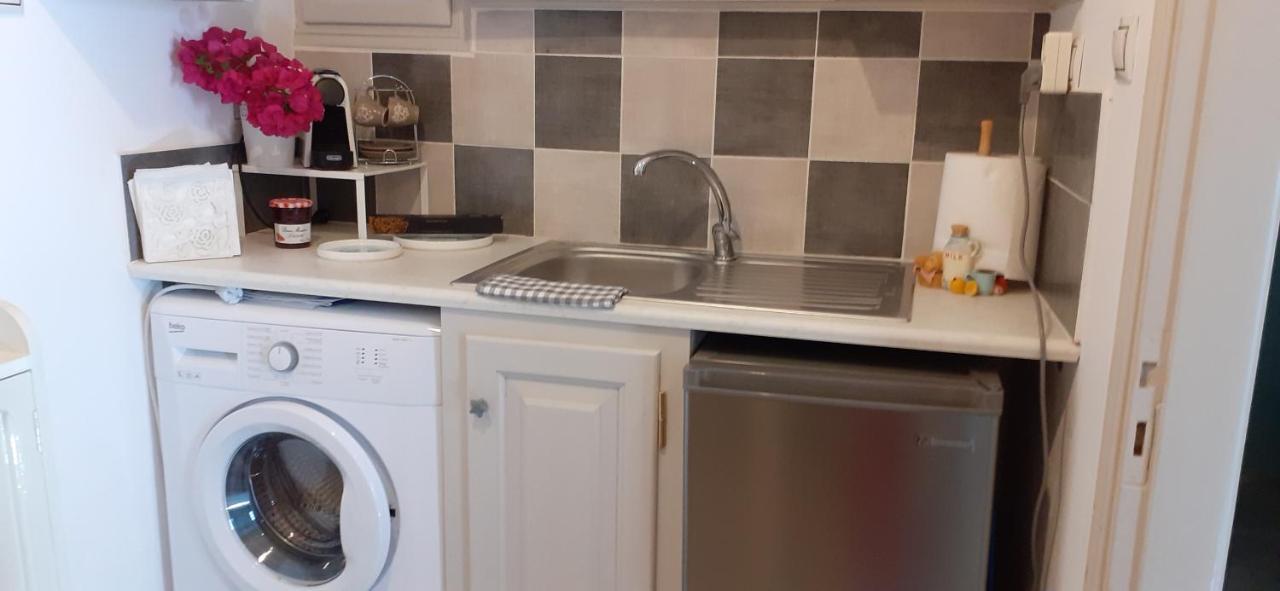 Hydra Apartment Bagian luar foto